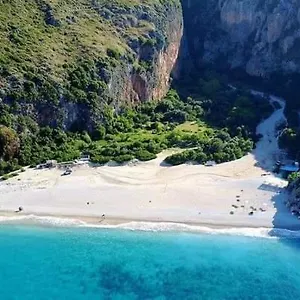 Gjipe Eco , Vuno Albanie