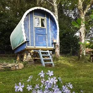  Tente de luxe Retraite Rustique En Bordure De Forêt à La Campagne